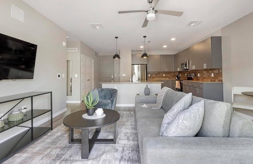 Warehouse District Apartamento | Landing | Amazing 1BD, Clubhouse, Yoga Studio