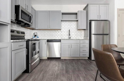 Paw Creek Apartamento | Landing | Amazing 1BD, Game Room, Pool