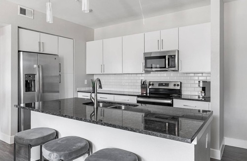 Allen Apartamento | Landing | Spectacular 1BD, Clubhouse, Yoga Studio