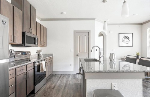 Shadow Glen Apartamento | Landing | Stunning 2BD, Gym, Pool