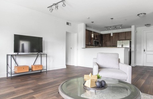 Park Central Apartamento | Landing | Amazing 2BD, Pool, Clubhouse
