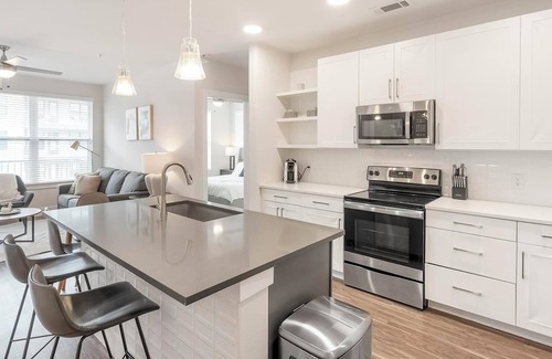 Wetmore Apartamento | Landing | Amazing 2BD, Yoga Studio, Pool
