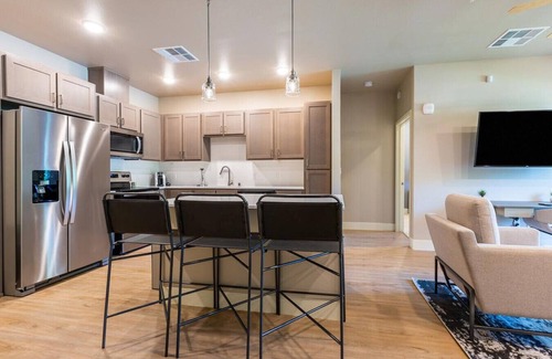 North Natomas Apartamento | Landing at Alira Luxury Apartments - 2 Bedrooms in Natomas Crossing
