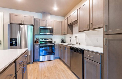 North Natomas Apartamento | Landing at Alira Luxury Apartments - 2 Bedrooms in Natomas Crossing