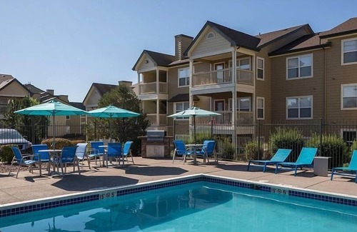 Southeast Colorado Springs Apartamento | Landing at Bellaire Ranch - 2 Bedrooms in Downtown Colorado Springs