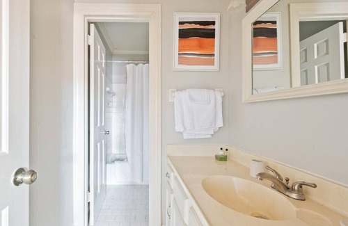 Green Hills Apartamento | Landing at Chowning Square - 2 Bedrooms in Green Hills
