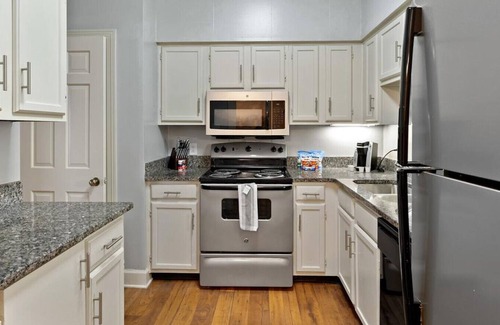 Green Hills Apartamento | Landing at Chowning Square - 2 Bedrooms in Green Hills