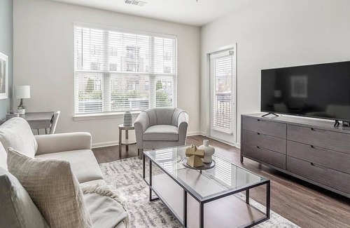 Crabtree Apartamento | Landing at Crabtree Lakeside Residences - 1 Bedroom in Northwest Raleigh