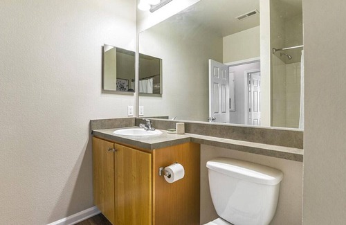 Greer Apartamento | Landing at Crescent Park Commons - 1 Bedroom in Downtown Greer