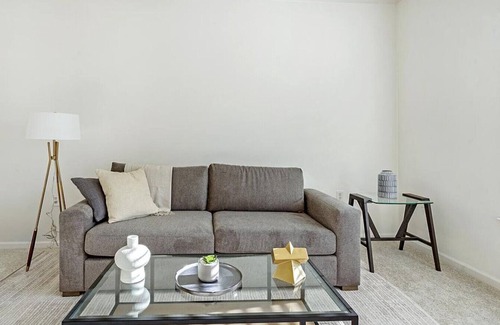 Jamestown Apartamento | Landing at Crowne at James Landing Apartments - 1 Bedroom in Downtown High Point