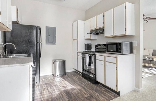 Jamestown Apartamento | Landing at Crowne at James Landing Apartments - 1 Bedroom in Downtown High Point