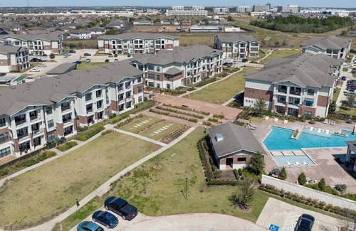 Katy Apartamento | Landing at Falcon at Grand Harbor - 1 Bedroom i...