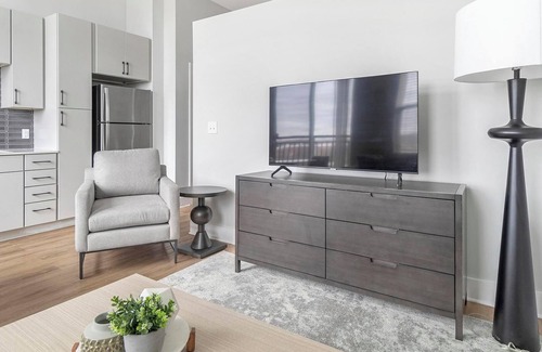 Downtown Apartamento | Landing at Foster on the Park - Studio in Downtown
