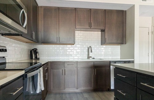 Palmetto Apartamento | Landing at Gateway Commons - 2 Bedrooms in Elle...