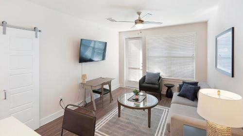 Wetmore Apartamento | Landing at La Tierna - San Antonio Northwest Side