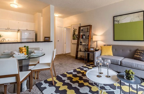 Lakeshore Apartamento | Landing at Lakewood Apartments at Lake Merced - 1 Bedroom in Lakeshore