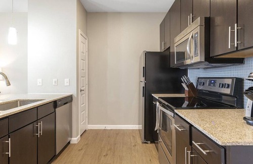 Wetmore Apartamento | Landing at Landmark Grandview - 1 Bedroom in North Central