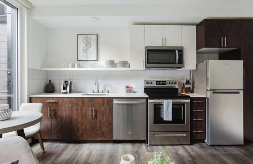 Mann Apartamento | Landing at Madrone - 1 Bedroom in Central District