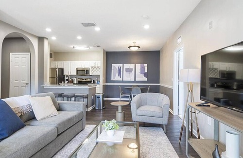 Jacksonville Apartamento | Landing at Oaks at Normandy - 2 Bedrooms in Rolling Hills