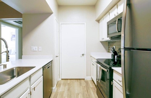 Rhodes Ranch Apartamento | Landing at Portola on Russell - 1 Bedroom in Rhodes Ranch
