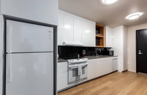 Uptown Apartamento | Landing at Q21 - 1 Bedroom in Northwest Portland