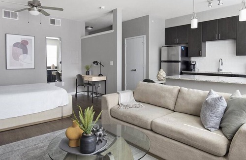 Terrell Heights Apartamento | Landing at Republic at Alamo Heights - Studio in Uptown
