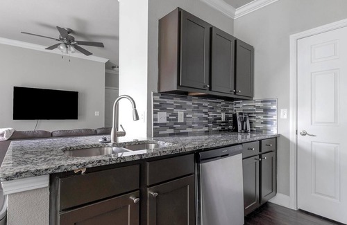 Richmond Apartamento | Landing at Residences at River Park West - 2 Be...