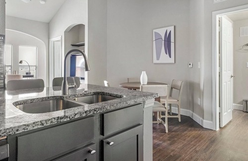 Richmond Apartamento | Landing at Residences at River Park West - 1 Be...