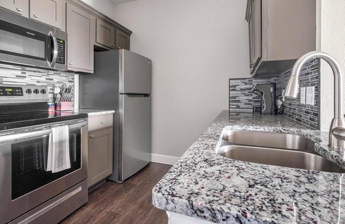 Richmond Apartamento | Landing at Residences at River Park West - 1 Be...