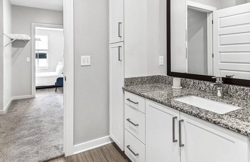 Hitch Village - Fred Wessels Homes Apartamento | Landing at Riverworks at Eastern Wharf - Studio in Hitch Village/Fred Wessels Homes