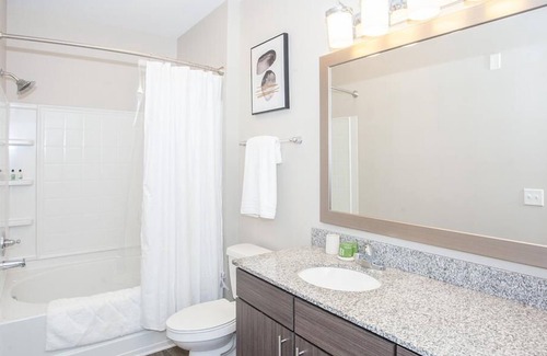 River District Apartamento | Landing at Sawmill Point Apartments - 1 Bedroom in Historic District