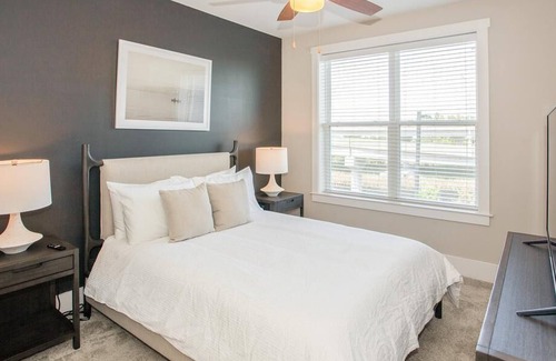 River District Apartamento | Landing at Sawmill Point Apartments - 1 Bedroom in Historic District