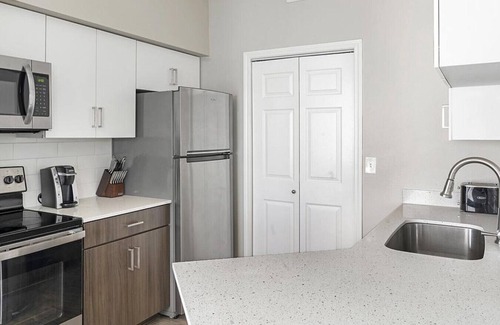 Sweetbriar Apartamento | Landing at SOCO Apartments - 2 Bedrooms in South Austin