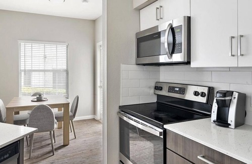 Sweetbriar Apartamento | Landing at SOCO Apartments - 2 Bedrooms in South Austin