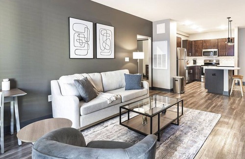 Fishers Apartamento | Landing at Spark Apartments - 2 Bedrooms in Downtown Fishers