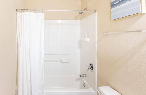 Goose Creek Apartamento | Landing at St. James at Goose Creek Apartment Homes - 1 Bedroom in Downtown Goose Creek