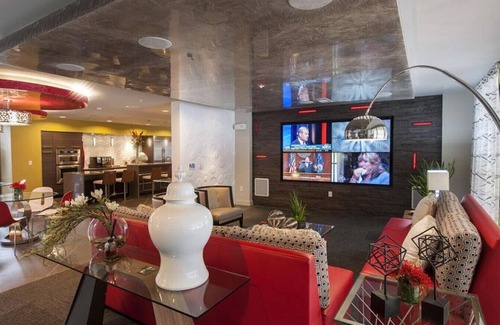 Sugar Land Apartamento | Landing at Telfair Lofts - 2 Bedrooms in Downtown Sugar Land