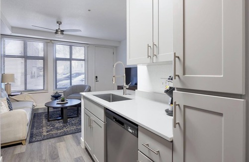 Tempe Apartamento | Landing at Ten01 On The Lake - Studio in Tempe