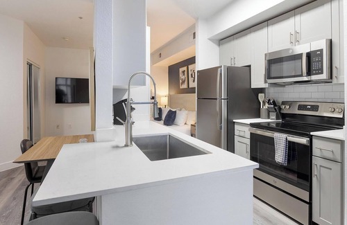 Tempe Apartamento | Landing at Ten01 On The Lake - Studio in Tempe