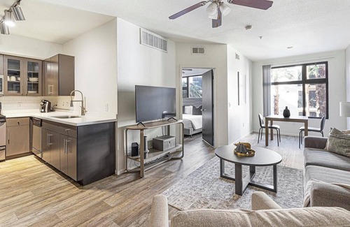 Tempe Apartamento | Landing at Ten01 On The Lake - Studio in Tempe