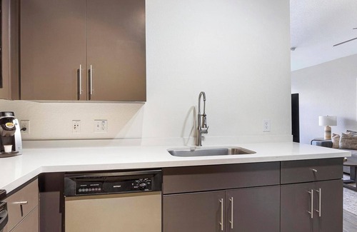 Tempe Apartamento | Landing at Ten01 On The Lake - Studio in Tempe