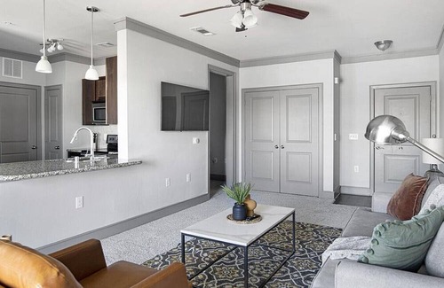 Northeast Carrollton Apartamento | Landing at The Avenues at Carrollton - 1 Bedroom in Northeast Carrollton