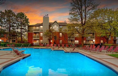 Chicago Apartamento | Landing at The Green at Chevy Chase - 2 Bedrooms in Downtown Buffalo Grove