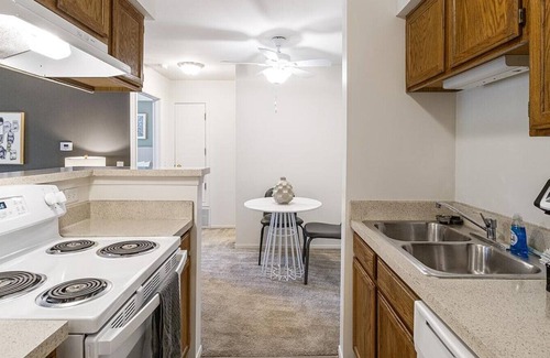 Chicago Apartamento | Landing at The Green at Chevy Chase - 2 Bedrooms in Downtown Buffalo Grove
