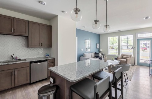 Wilmington Apartamento | Landing at The Parker Leland - 2 Bedrooms in Do...