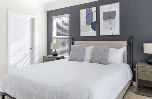 Clayton Apartamento | Landing at The Pines at Glen Laurel - 2 Bedrooms in Downtown Clayton