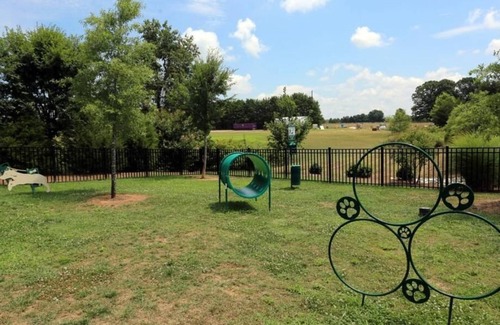 Colfax Apartamento | Landing at The Plantation at Pleasant Ridge - 2 Bedrooms in Downtown Greensboro