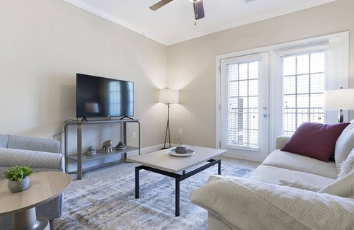 Greensboro Apartamento | Landing at The Plantation at Pleasant Ridge - 1 Bedroom in Downtown Greensboro