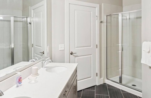 Roselawn Finance Apartamento | Landing at The Red Apartments - 2 Bedrooms in Madisonville