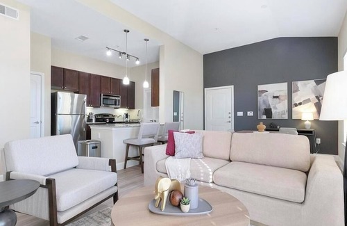 Sugar Land Apartamento | Landing at The Retreat at Riverstone - 1 Bedroom in Downtown Sugar Land
